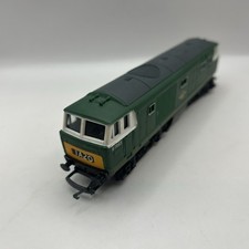 Hornby OO Gauge Class 35 Hymek Diesel D7063 Locomotive BR Green Running