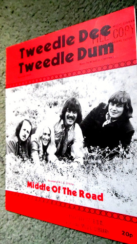 Middle the road tweedle - of, road: