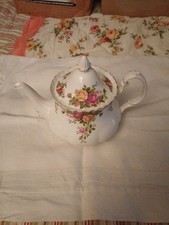 Royal Albert Old Country Roses Large Teapot