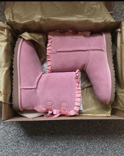 Ugg bailey bow ruffle boots - bailey,