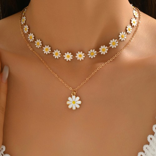 Daisy pendant necklace fashion - necklace,