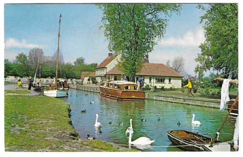 Norfolk broads pleasure boat - -,