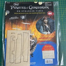 HACHETTE BUILD THE PIRATES OF