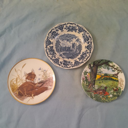 Wedgwood collectors plates - 3,