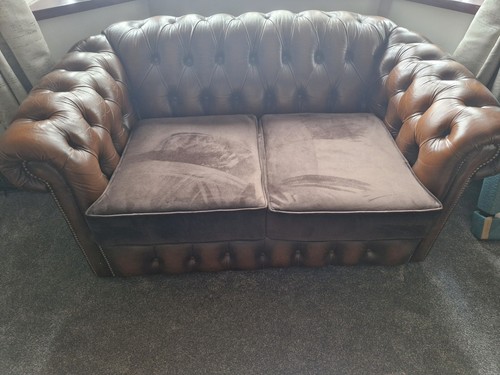 Vintage chesterfield seater - 2,