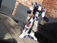 Transformers Cybertron Leader Class Metroplex - no accessories or cannons