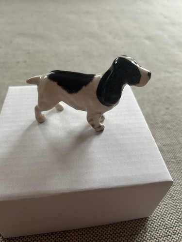 Beswick black and white glossy - and,