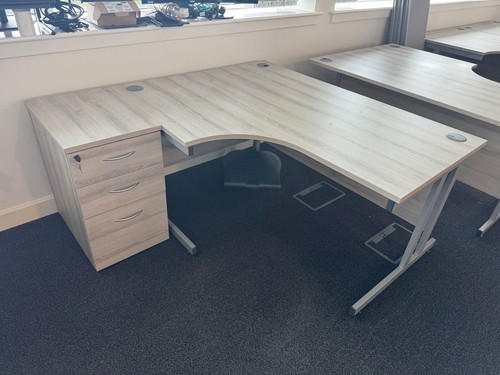 Curved shaped office - l-shaped, desk