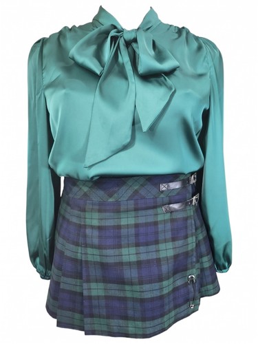 Green shiny pussybow tie - , neck
