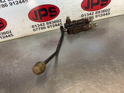 Hydraulic deck lift valve