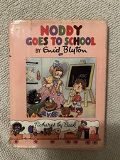 Noddy Goes to School (Noddy Classic Library) By Enid Blyton Good Condition