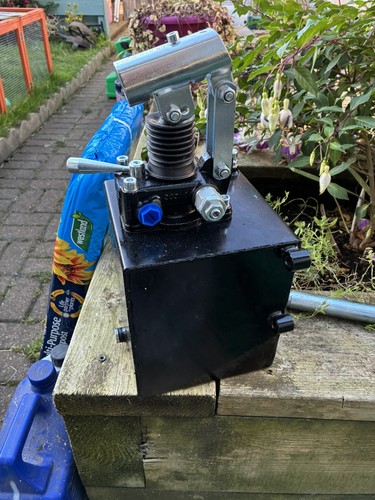 Hydraulic pump lifting - lifting,