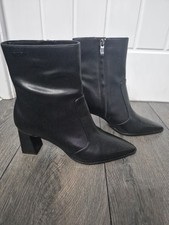 Womens DKNY black Heeled boots size uk 5.5 Brand new RRP £120