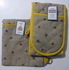 Set Of Double Oven Glove &