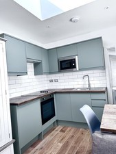 Fitted Corner Kitchen Green