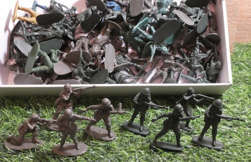 Mixture plastic soldiers - a,