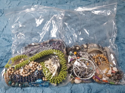 1kg job lot fashion jewellery - lot,