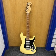 FENDER PLAYER HSH STRATOCASTER
