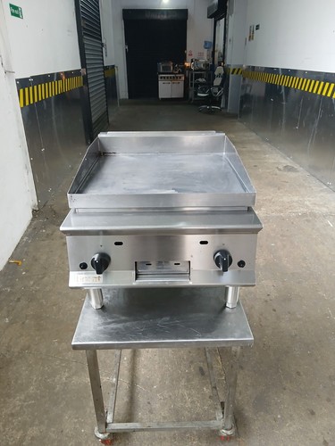 Lincat gas griddle - flat, grill