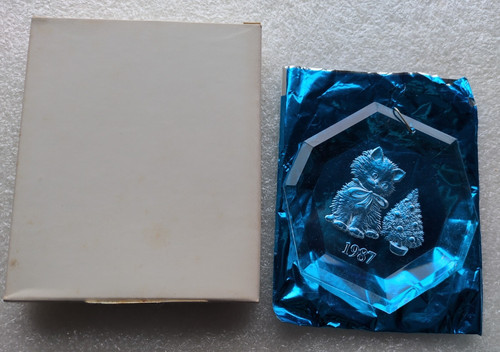 1987 acrylic ornament - acrylic, kitten