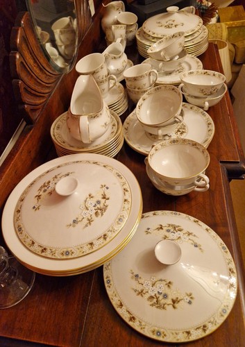 Royal doulton dinner service - doulton,