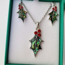 Holly Leaf Paua Shell Necklace