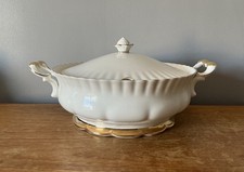 1x Royal Albert Val D'Or -
