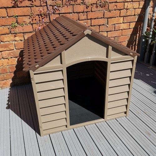Large plastic dog - plastic, kennel