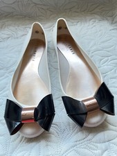 TED BAKER LONDON Ballet Cream