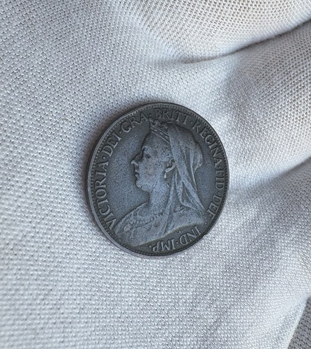 1900 queen victoria - 1900, veiled
