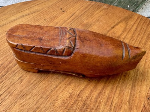 Wooden shoe shape snuff - shape,