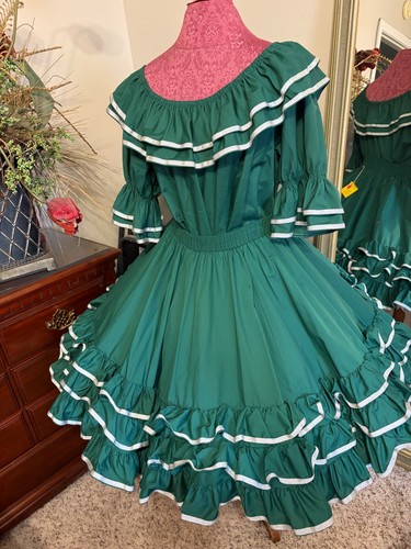 Square dance outfit size - square,