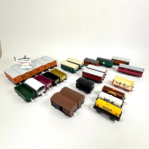 Tomy trackmaster wagons coach - tomy,