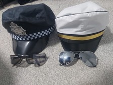 Policemans Hat And Glasses/