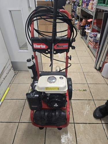 Clarke tiger 2600b petrol - clarke,