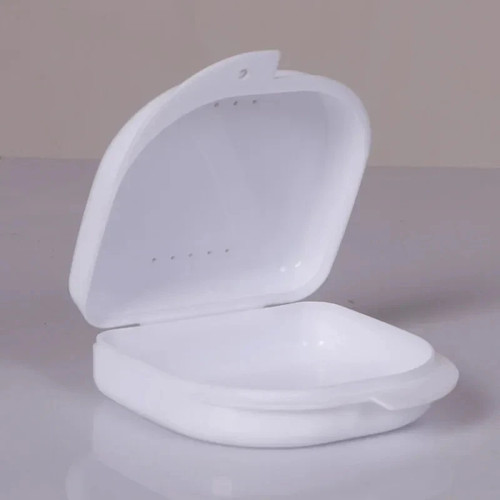 Retainer case gumshield - retainer, ~