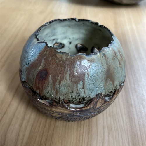 Salix house pottery - house,
