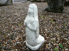 BEAUTIFUL PRAYING MARY VINTAGE