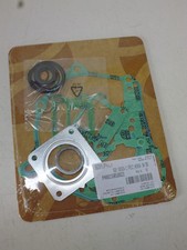 Engine gasket set engine