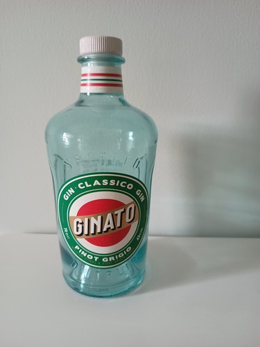 Empty bottle ginato gin - gin,
