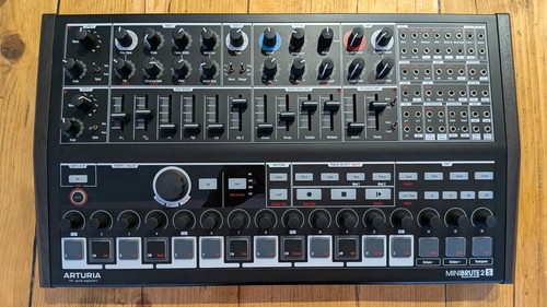 Arturia minibrute noir - arturia, 2s
