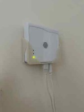 Hive Hub Wall Mount wall shelf