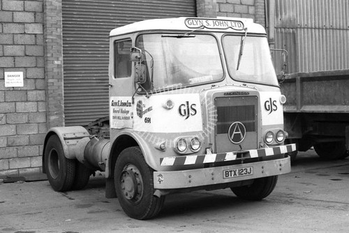 Photo glyn john taffs well - taffs,