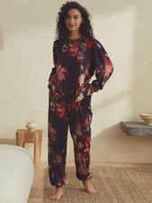 B By TED BAKER Ladies Burgundy