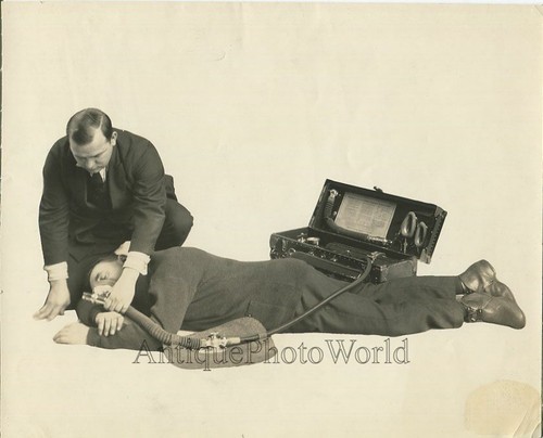 Resuscitator machine
