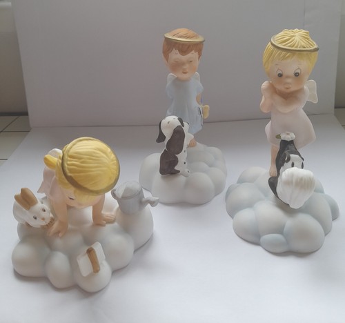 Set angel figurines - angel, on