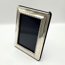 MODERN PHOTOGRAPH FRAME