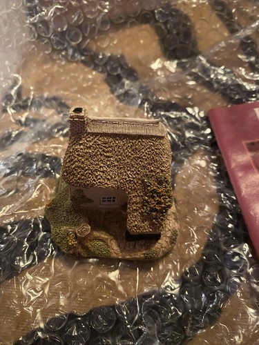 Lilliput lane otter reach - otter,
