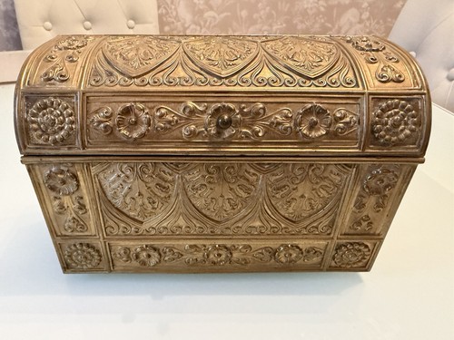 Antique old arts and crafts
