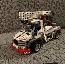 LEGO Technic Bucket Truck 8071 2in1 Telehandler Model 2011 Retired Set